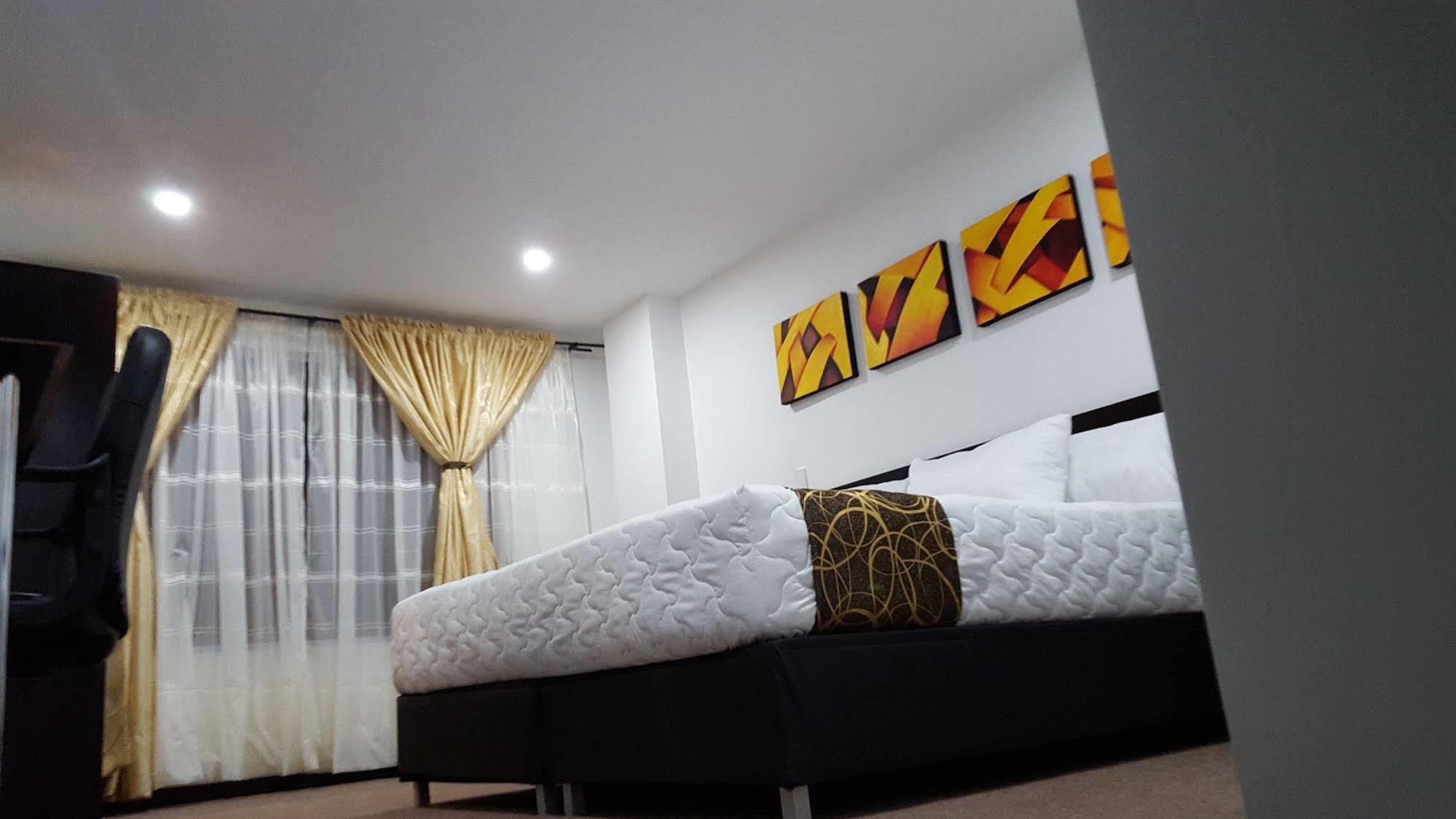 Ayenda 1063 Golden Hotel Bogota Bagian luar foto