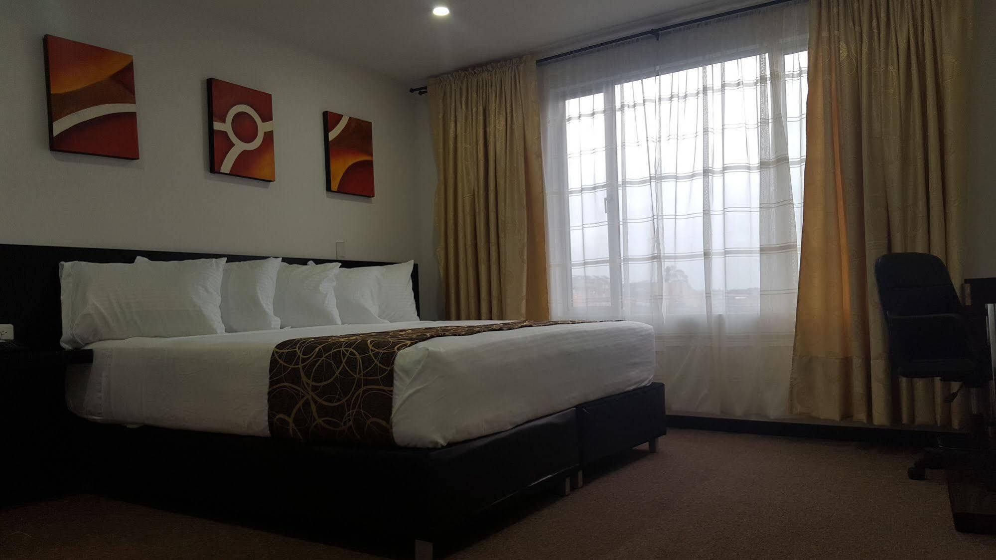 Ayenda 1063 Golden Hotel Bogota Bagian luar foto